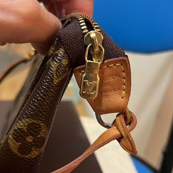 Louis Vuitton Pochette Acessories - Picture 4 of 13